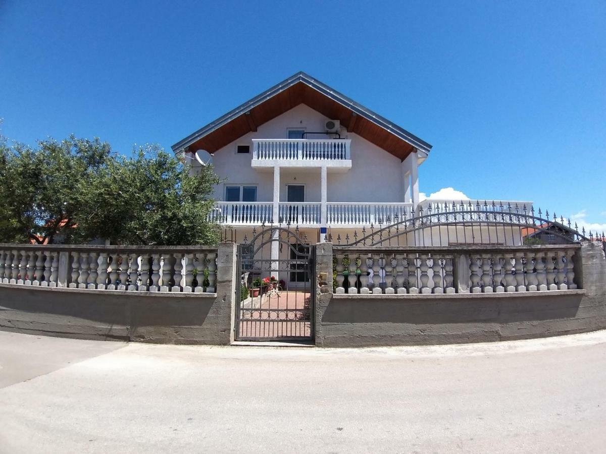 Sunny Apartment Jukic With Sea View Задар Екстериор снимка